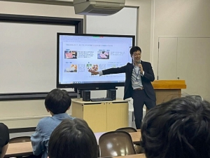 7月3日（水）、EIKOデジタル・クリエイティブ高校水戸本校で、「食育・健康」をテーマに第1回公開講座が開かれました。