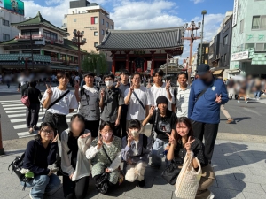 東朋学園高等学校は、9月24日（水）から26日（金）までの3日間、週3日クラスの3年生12名が東京への修学旅行を行いました。