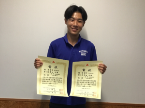 松本国際高等学校　通信制課程は、令和７年度全国高等学校定時制通信制体育大会 第60回陸上競技大会において、通信制課程の原田匠海さんが男子800ｍと1500ｍで見事第１位を獲得したと発表しました。
