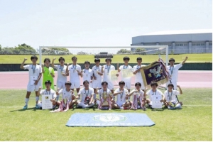 日々輝学園高等学校は、10月11日(土)に行われた第40回関東地区高校定時制通信制サッカー大会・神奈川県予選で、同校神奈川校のサッカー部が見事優勝を果たしました。