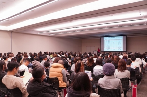 学びリンクは11月30日（日）に大阪府のコングレコンベンションセンターにて、『通信制高校・サポート校合同相談会』を開催しました。