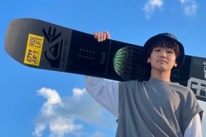 第一学院高等学校卒業生の宮村結斗さんが、11月27日〜29日の期間で開催されたスノーボードのワールドカップ・ビッグエア2025-26シーズンの第1戦に出場し、7位の成績を収めました。