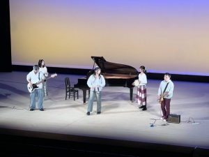 12月10日（水）、一ツ葉高等学校の博多・福岡西・小倉・熊本・ゼロキャンパスが合同で、「九州キャンパス合同音楽祭」を開催しました。