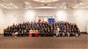 精華学園高等学校では、3月2日に岡山校、3月4日に豊橋校、3月20日に山口本校・山口宇部校において、卒業式を挙行しました。