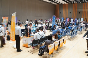学びリンクは7月４日（土）、ライトキューブ宇都宮（栃木県宇都宮市）で「通信制高校・サポート校合同相談会」を開催しました。