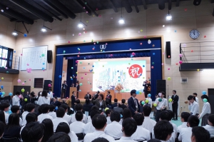 明聖高等学校は千葉本校を拡大移転し、このたび新たな校舎が誕生しました。