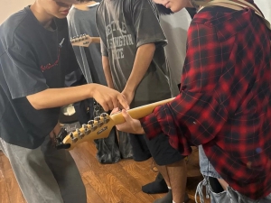 湘南一ツ星高等学院は軽音部の部内ライブを開催しました