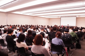 学びリンクはグランフロント大阪北館B2F（コングレコンベンションセンター）にて、『通信制高校・サポート校合同相談会』を開催しました。