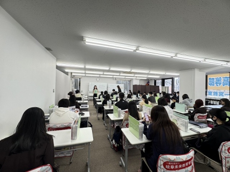 スクーリングは教室で受けられます！※愛知一宮教室・岐阜関教室ともに面接指導等実施施設に認定されています。