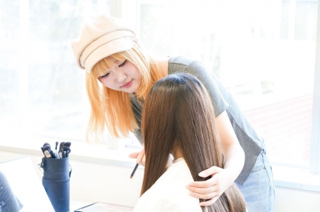 初心者でも大丈夫！メイク・ネイル・ファッションを3年間でたっぷり学べる！