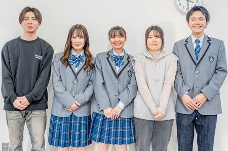 かわいい！と人気の制服は任意購入です。