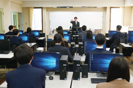 プログラミングコース：ゲーム制作を通してプログラミングの基礎を楽しく学ぼう！
